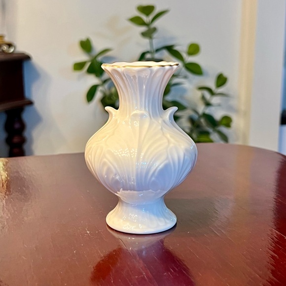 Vintage Lenox Vase Elfin Collection Porcelain with Embossed Leaves 1980s - Picture 4 of 9